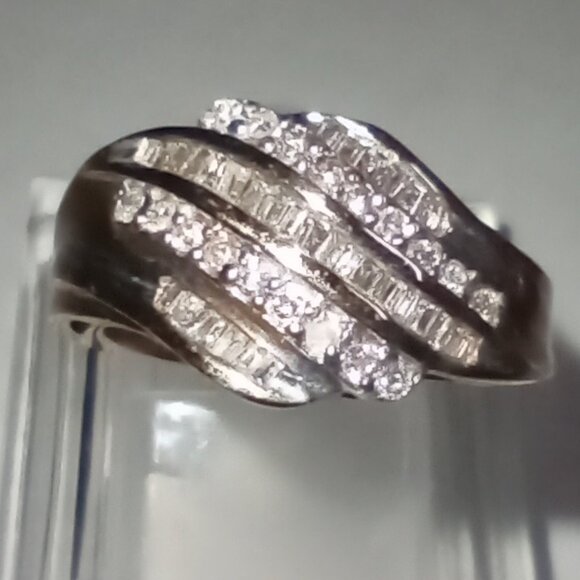 10Kt Yellow Gold One-Third-Carat Diamond 5-Row Wave Ring - Picture 1 of 5